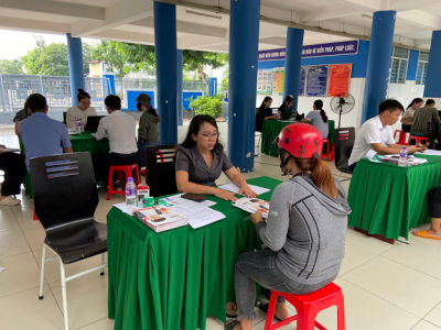 TRƯỜNG TIỂU HỌC PHÚ TÂN CHÍNH THỨC KHỞI ĐỘNG TUYỂN SINH LỚP MỘT NĂM HỌC 2025-2026  "CHÀO ĐÓN MẦM NON - ƯƠM ƯỚC MƠ VÀNG"