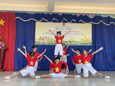 LIÊN ĐỘI TRƯỜNG TIỂU HỌC PHÚ TÂN TỔ CHỨC NGÀY HỘI "THIẾU NHI VUI KHỎE- TIẾN BƯỚC LÊN ĐOÀN " NĂM HỌC 2023