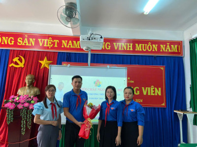 LIÊN ĐỘI TH PHÚ TÂN TỔ CHỨC THÀNH CÔNG ĐẠI HỘI CHÁU NGOAN BÁC HỒ NĂM HỌC 2024 - 2025.
