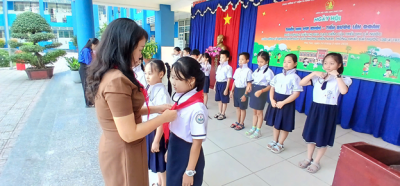 TRƯỜNG TIỂU HỌC PHÚ TÂN TỔ CHỨC LỄ KẾT NẠP ĐỘI VIÊN MỚI VÀ NGÀY HỘI THIẾU NHI VUI KHỎE NĂM 2025
