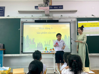 TH PHÚ TÂN TỔ CHỨC SINH HOẠT CHUYÊN MÔN CHUYÊN ĐỀ “ỨNG DỤNG STEM TRONG DẠY HỌC TOÁN LỚP 2”