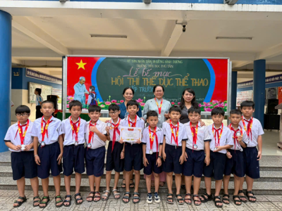 TRƯỜNG TIỂU HỌC PHÚ TÂN TỔ CHỨC LỄ BẾ MẠC HỘI THI THỂ DỤC THỂ THAO CẤP TRƯỜNG NĂM HỌC 2025-2026