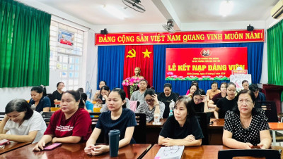 CHI BỘ TRƯỜNG TIỂU HỌC PHÚ TÂN THAM DỰ HỘI NGHỊ TOÀN QUỐC QUÁN TRIỆT NGHỊ QUYẾT HỘI NGHỊ LẦN THỨ BA BAN CHẤP HÀNH TRUNG ƯƠNG ĐẢNG KHÓA XIV.