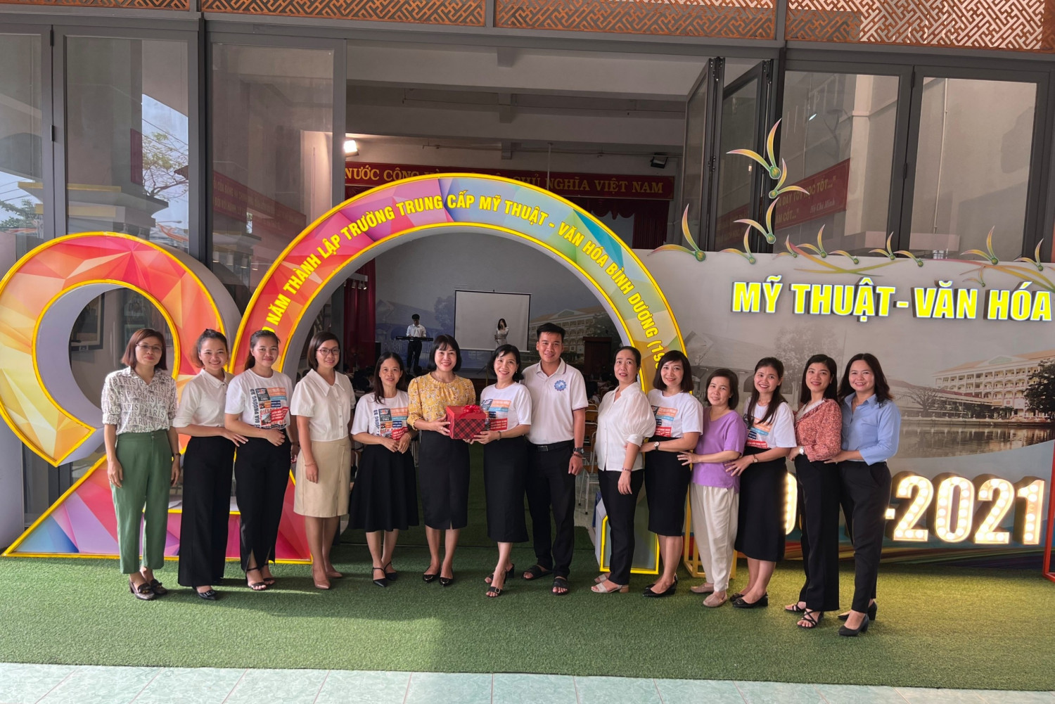 TRƯỜNG TIỂU HỌC PHÚ TÂN TỔ CHỨC “GIỜ HỌC LỊCH SỬ ĐỊA PHƯƠNG TẠI BẢO TÀNG VÀ CÁC DI TÍCH TRÊN ĐỊA BÀN TỈNH"