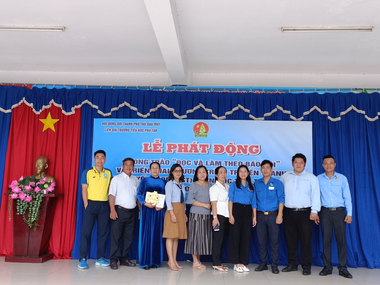 LIÊN ĐỘI TRƯỜNG TIỂU HỌC PHÚ TÂN: TỔ CHỨC LỄ PHÁT ĐỘNG PHONG TRÀO "ĐỌC VÀ LÀM THEO BÁO ĐỘI" - TRIỂN KHAI CHƯƠNG TRÌNH PHÁT THANH TRỰC TUYẾN (PODCAST) "VĂN HỌC TUỔI THẦN TIÊN" NĂM 2023