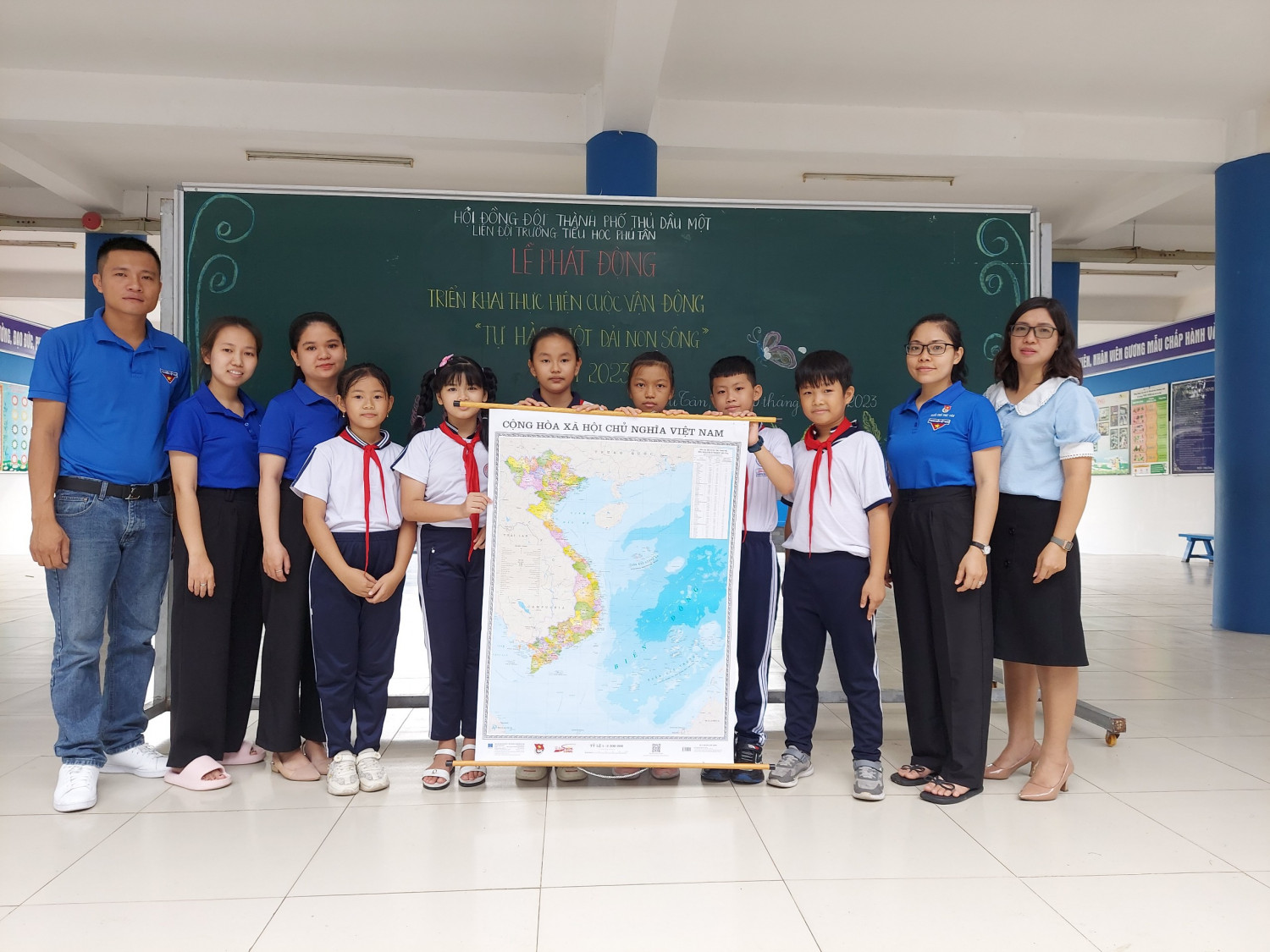 LIÊN ĐỘI TIỂU HỌC PHÚ TÂN THỰC HIỆN CUỘC VẬN ĐỘNG "TỰ HÀO MỘT DẢI NON SÔNG" NĂM HỌC 2023-2024