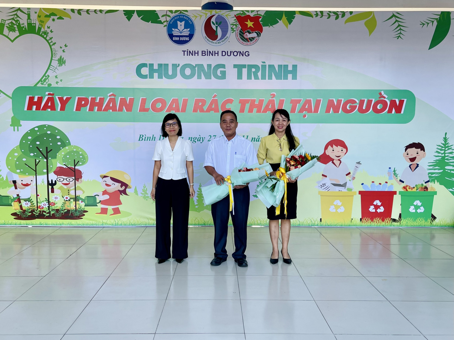 TRƯỜNG TIỂU HỌC PHÚ TÂN THỰC HIỆN CHƯƠNG TRÌNH HÃY PHÂN LOẠI RÁC THẢI TẠI NGUỒN