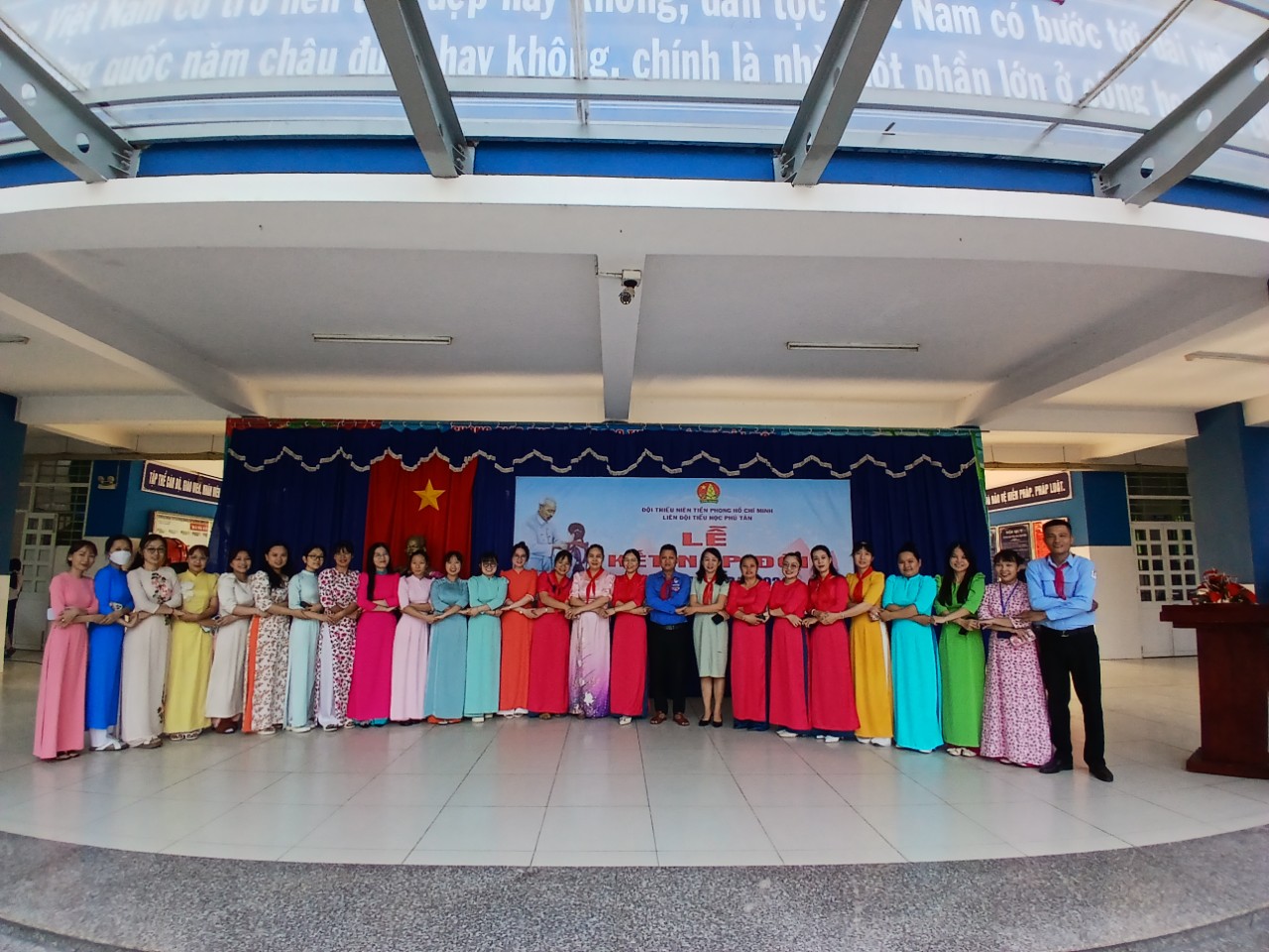 LIÊN ĐỘI TIỂU HỌC PHÚ TÂN TỔ CHỨC LỄ KẾT NẠP ĐỘI VIÊN - NĂM HỌC 2023-2024