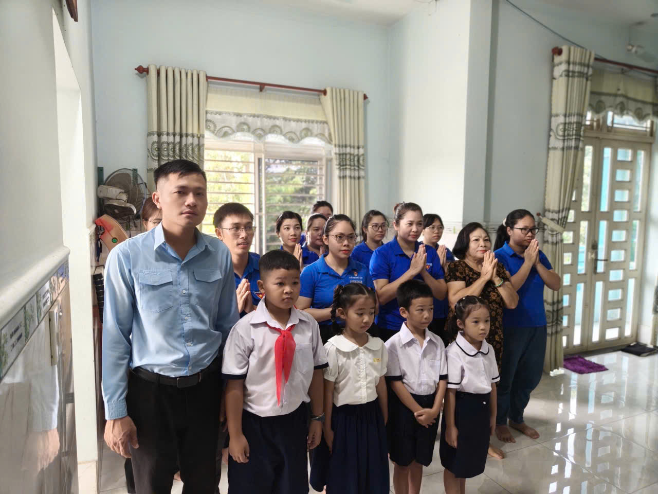 TRƯỜNG TIỂU HỌC PHÚ TÂN THĂM HỎI GIA ĐÌNH LIỆT SĨ NHÂN KỶ NIỆM 79 NĂM NGÀY THƯƠNG BINH - LIỆT SĨ (27/7/1947 - 27/7/2026)